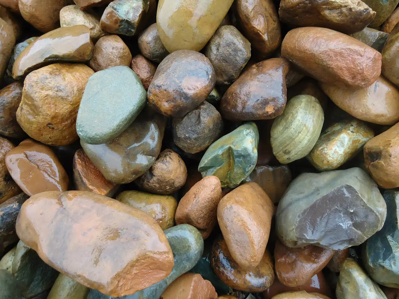 Stone rocks on top of each other