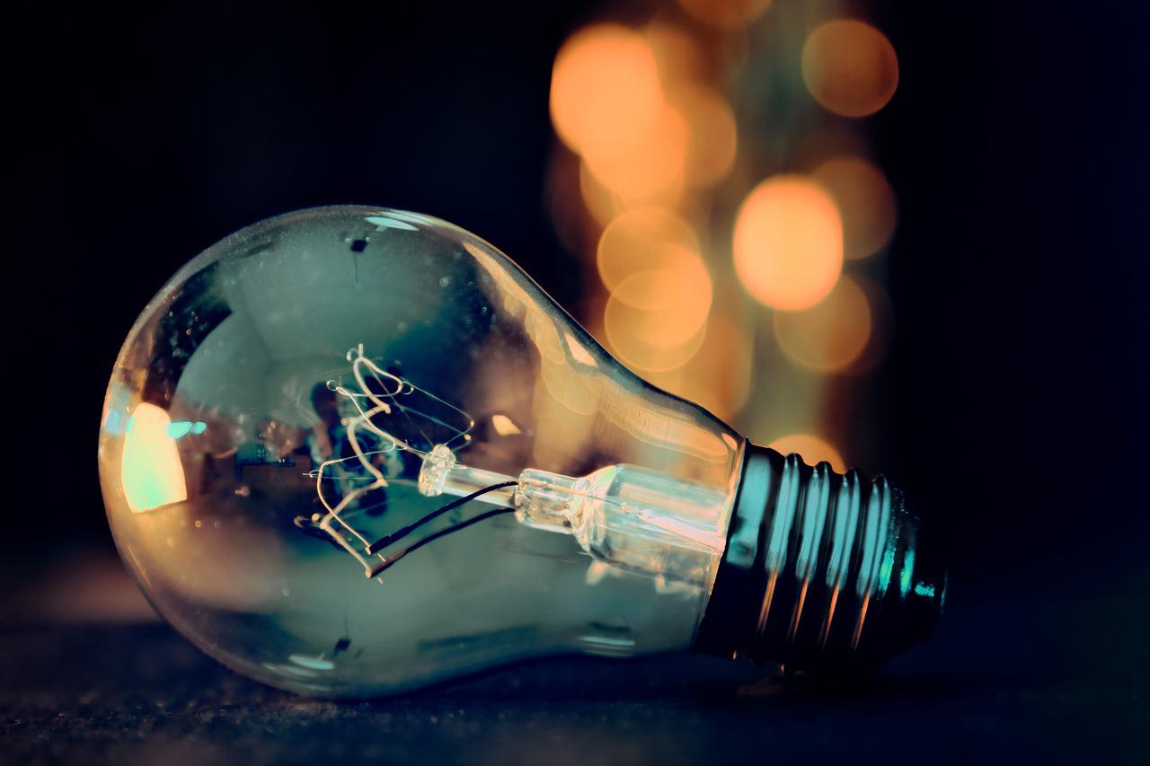 Light bulb idea for branding for Discipline Fund with Cullen Roche