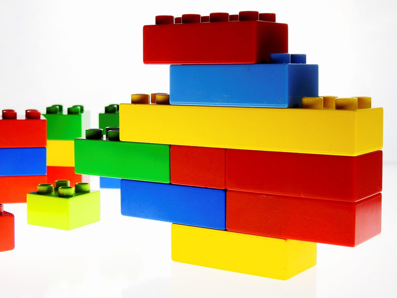 Long-Short Equity Guide For Investors: Complete L/S Equity Alternative Investment Review represented by lego