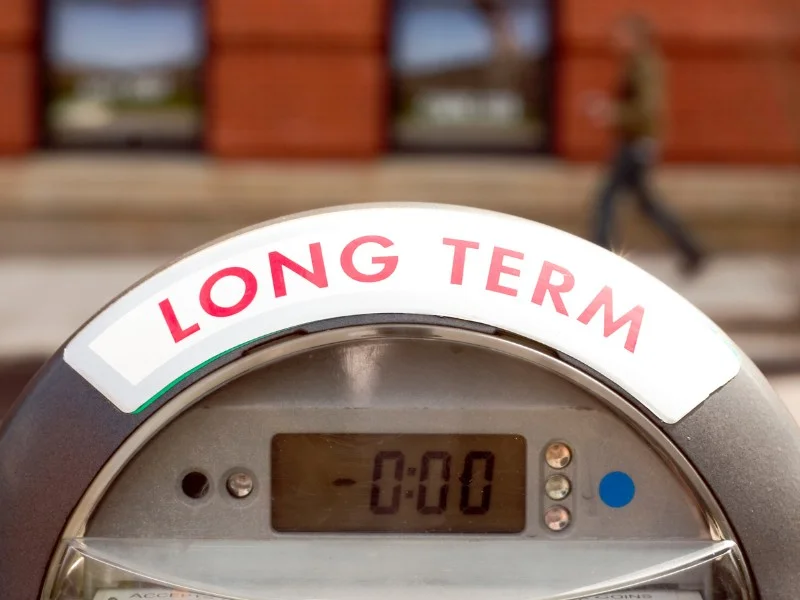 Long-term investing strategies for success as an investor 