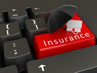 Why Warren Buffett Loves Insurance Companies: An Investigation